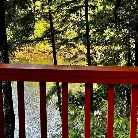 Waterfront Timber Frame Cottage! Ucluelet Exterior foto