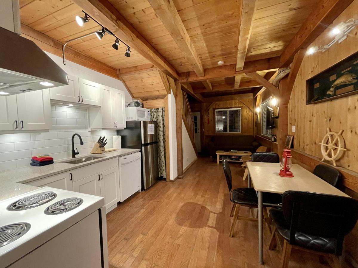 Waterfront Timber Frame Cottage! Ucluelet Exterior foto