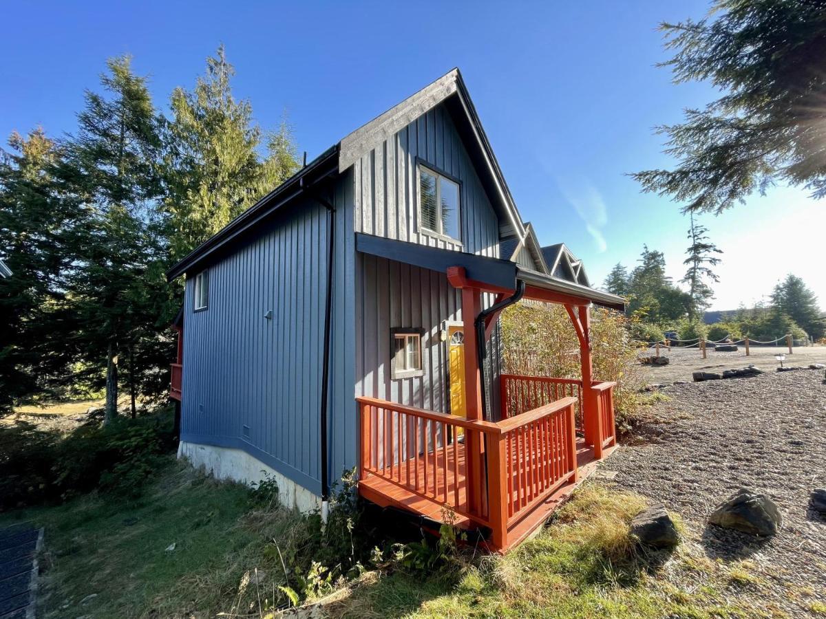 Waterfront Timber Frame Cottage! Ucluelet Exterior foto