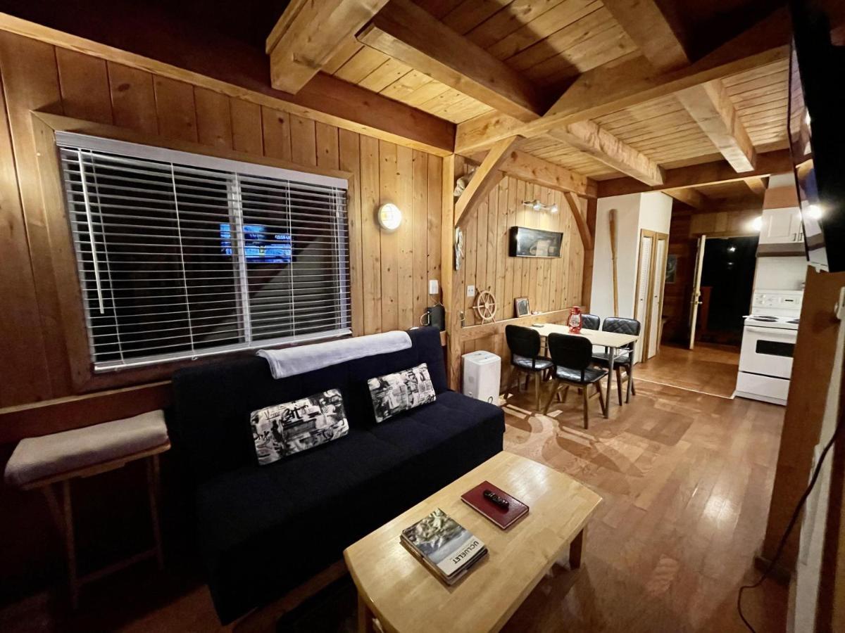 Waterfront Timber Frame Cottage! Ucluelet Exterior foto